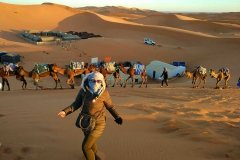 excursion-viaje-al-desierto-caravanas